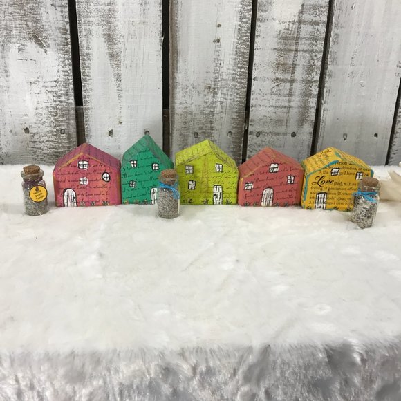 Little Wooden House by the Beach Handmade Painted - Picture 12 of 13